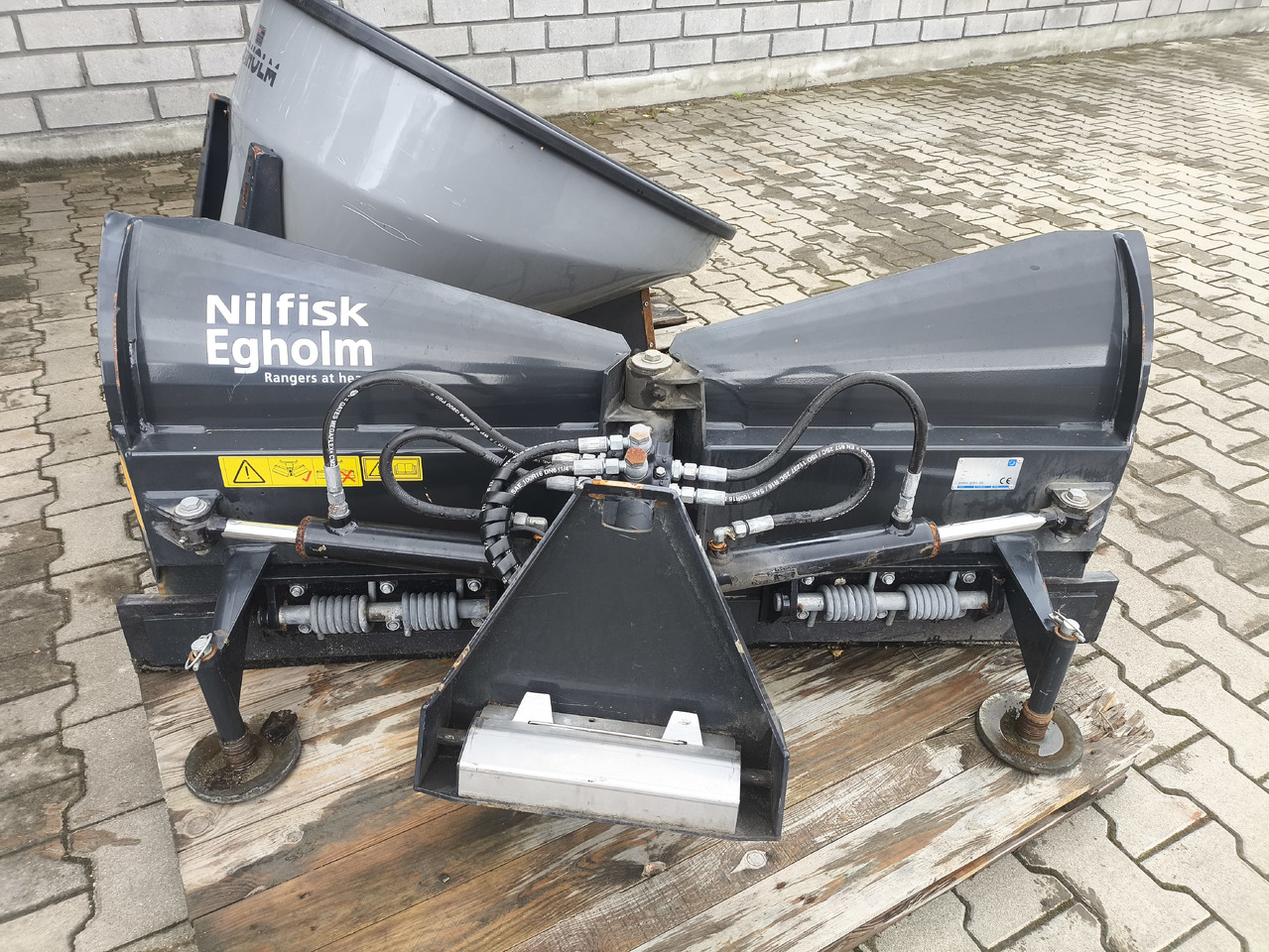 EGHOLM 2200T - Kompaktný traktor: obrázok 3 EGHOLM 2200T - Kompaktný traktor: obrázok 3