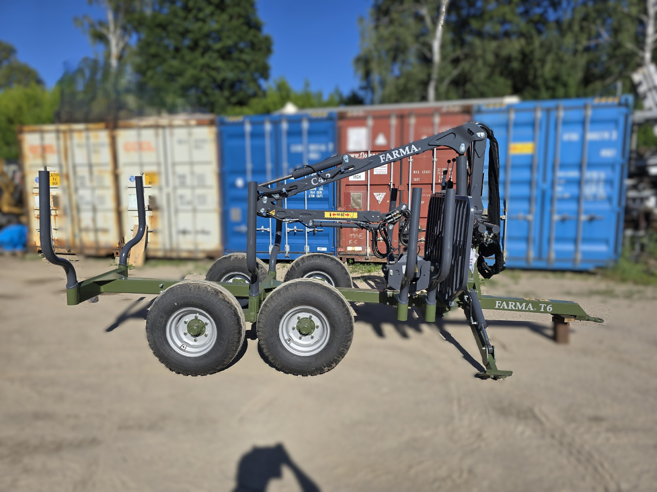 FARMA T6 + żuraw C4,2 - Vyvážací príves: obrázok 1 FARMA T6 + żuraw C4,2 - Vyvážací príves: obrázok 1