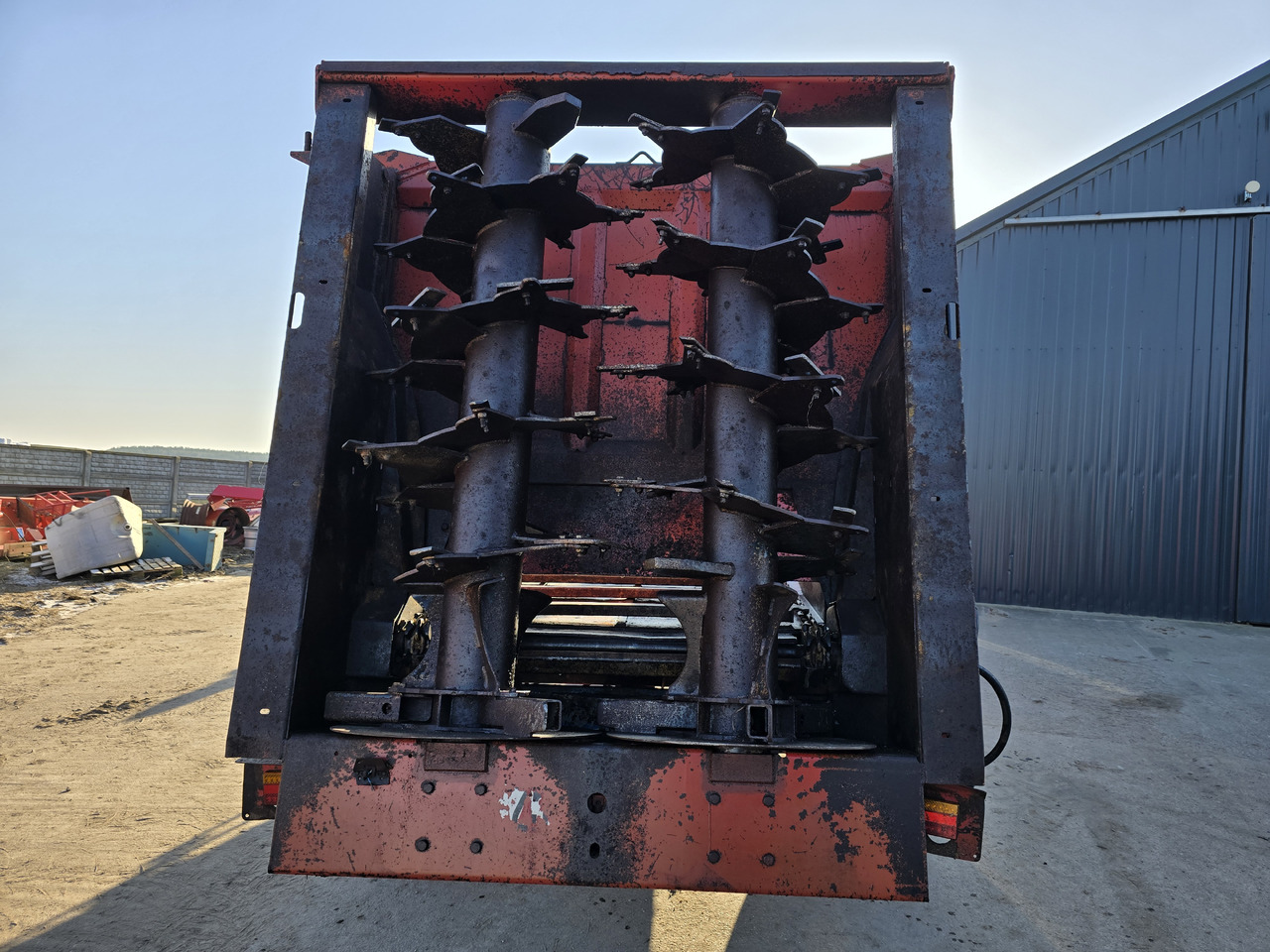 GILIBERT HELIOS 15 - Rozmetadlo hnoja: obrázok 4 GILIBERT HELIOS 15 - Rozmetadlo hnoja: obrázok 4