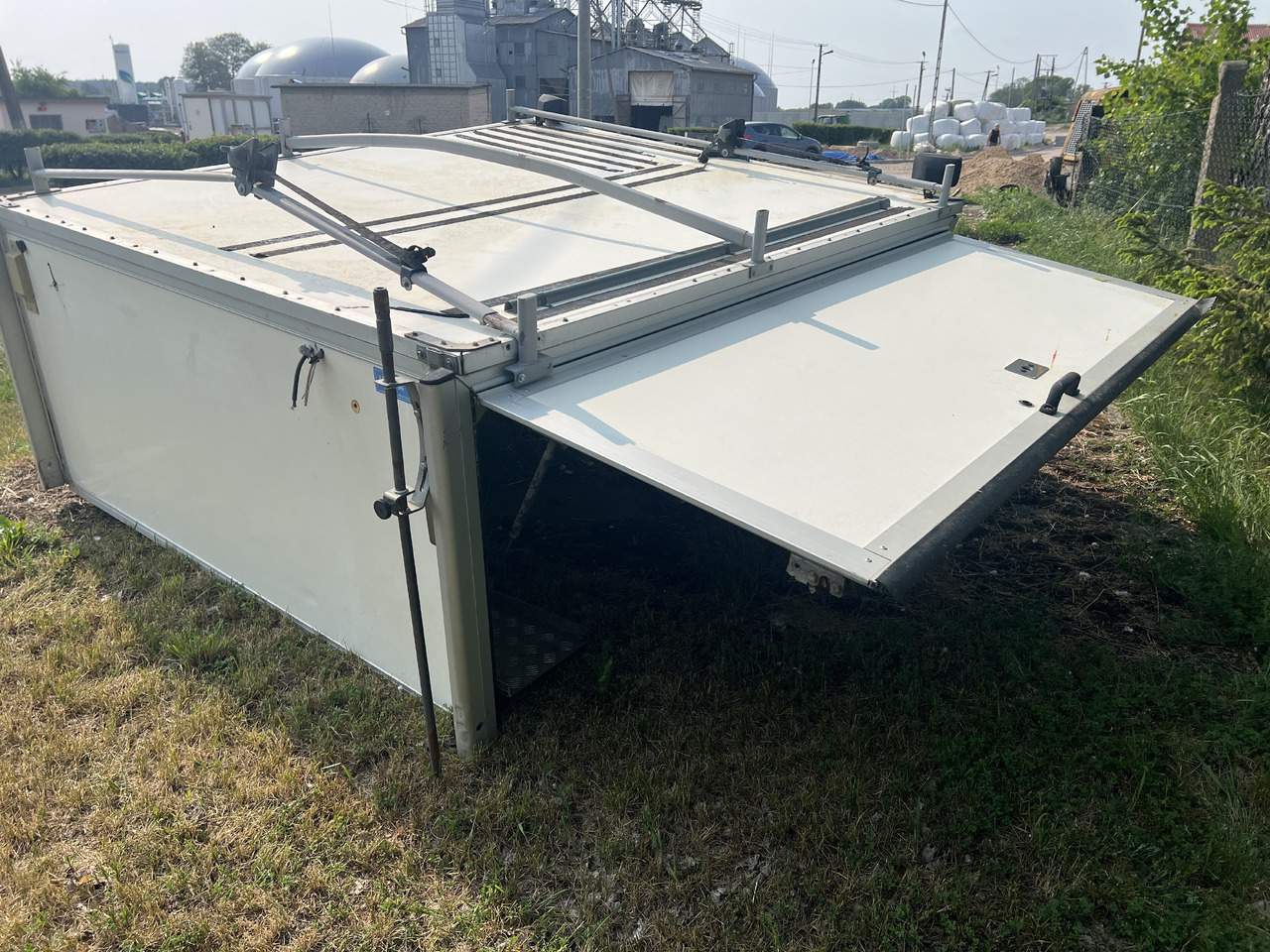 Irsta Skap VW T5 T4 T6 - Automobil: obrázok 1 Irsta Skap VW T5 T4 T6 - Automobil: obrázok 1