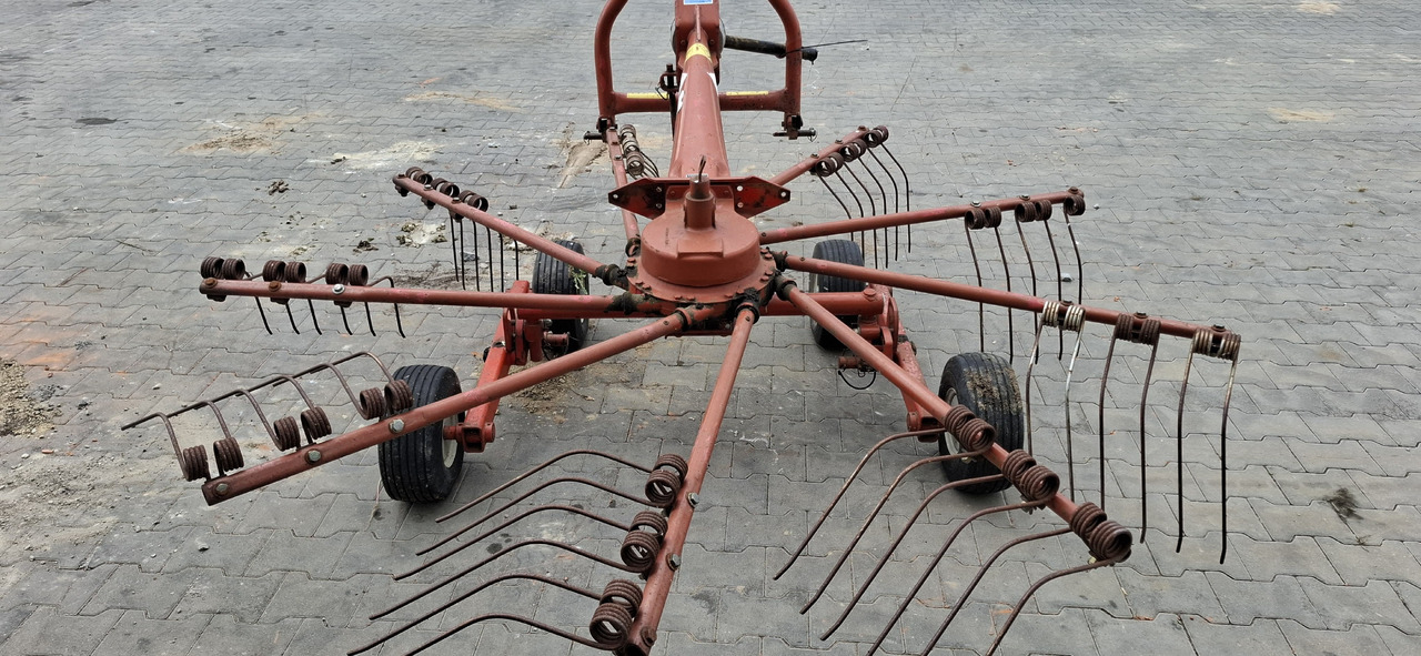 KUHN GA 300 GM - Obracač sena: obrázok 3 KUHN GA 300 GM - Obracač sena: obrázok 3