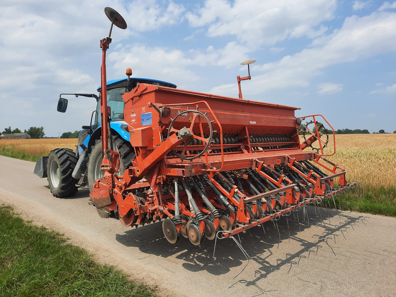 KUHN HR4003D INTEGRA 4000 - Modulárny sejací stroj: obrázok 1 KUHN HR4003D INTEGRA 4000 - Modulárny sejací stroj: obrázok 1