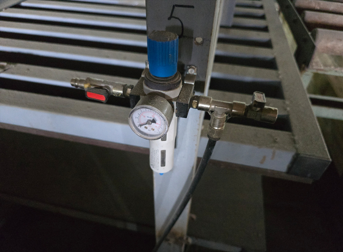 Prasa stół do klejenia płyt, drewna pneumatyczna regulowana 3 m - Drevoobrábací stroj: obrázok 4 Prasa stół do klejenia płyt, drewna pneumatyczna regulowana 3 m - Drevoobrábací stroj: obrázok 4