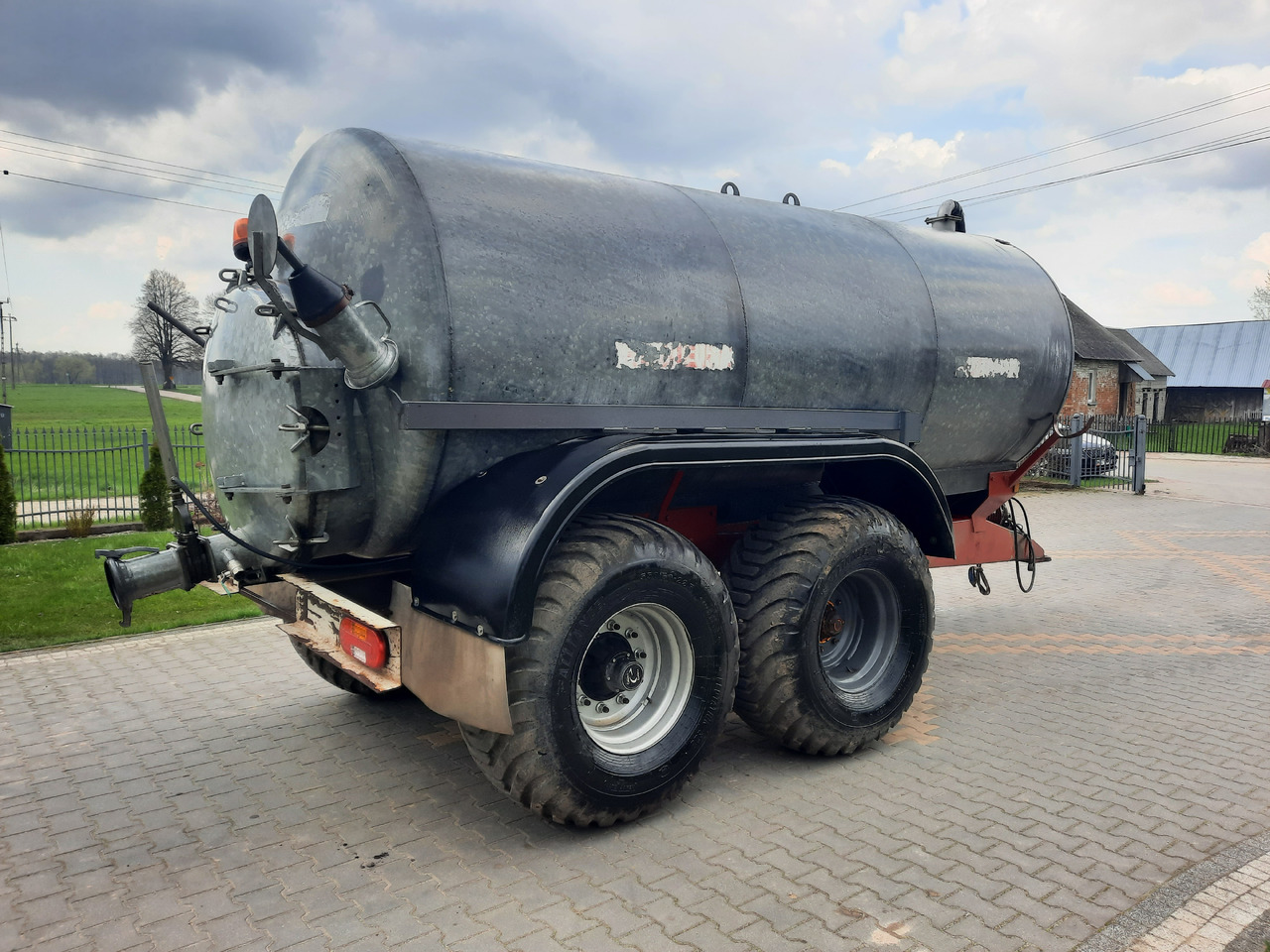 SODIMAC TL 125, 11 700 L - Fekálny náves: obrázok 4 SODIMAC TL 125, 11 700 L - Fekálny náves: obrázok 4