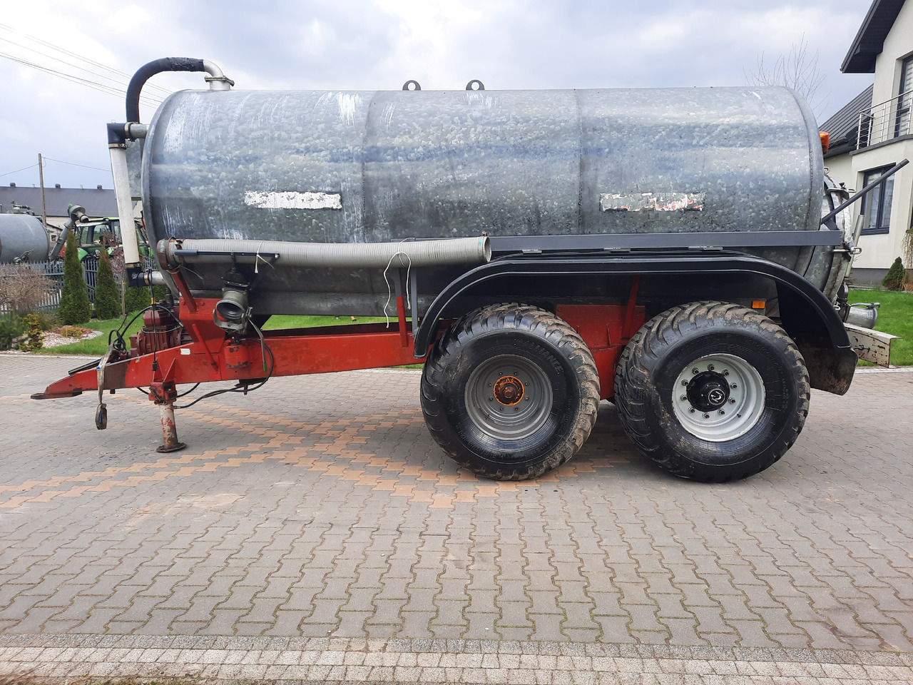 SODIMAC TL 125, 11 700 L - Fekálny náves: obrázok 2 SODIMAC TL 125, 11 700 L - Fekálny náves: obrázok 2