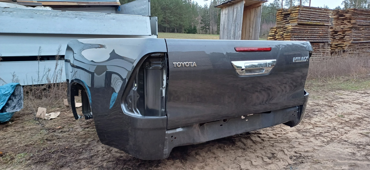 TOYOTA HILUX Extracab (2023 r.) NOWA paka skrzynia - Karoséria a exteriér pre Iné stroje: obrázok 4 TOYOTA HILUX Extracab (2023 r.) NOWA paka skrzynia - Karoséria a exteriér pre Iné stroje: obrázok 4