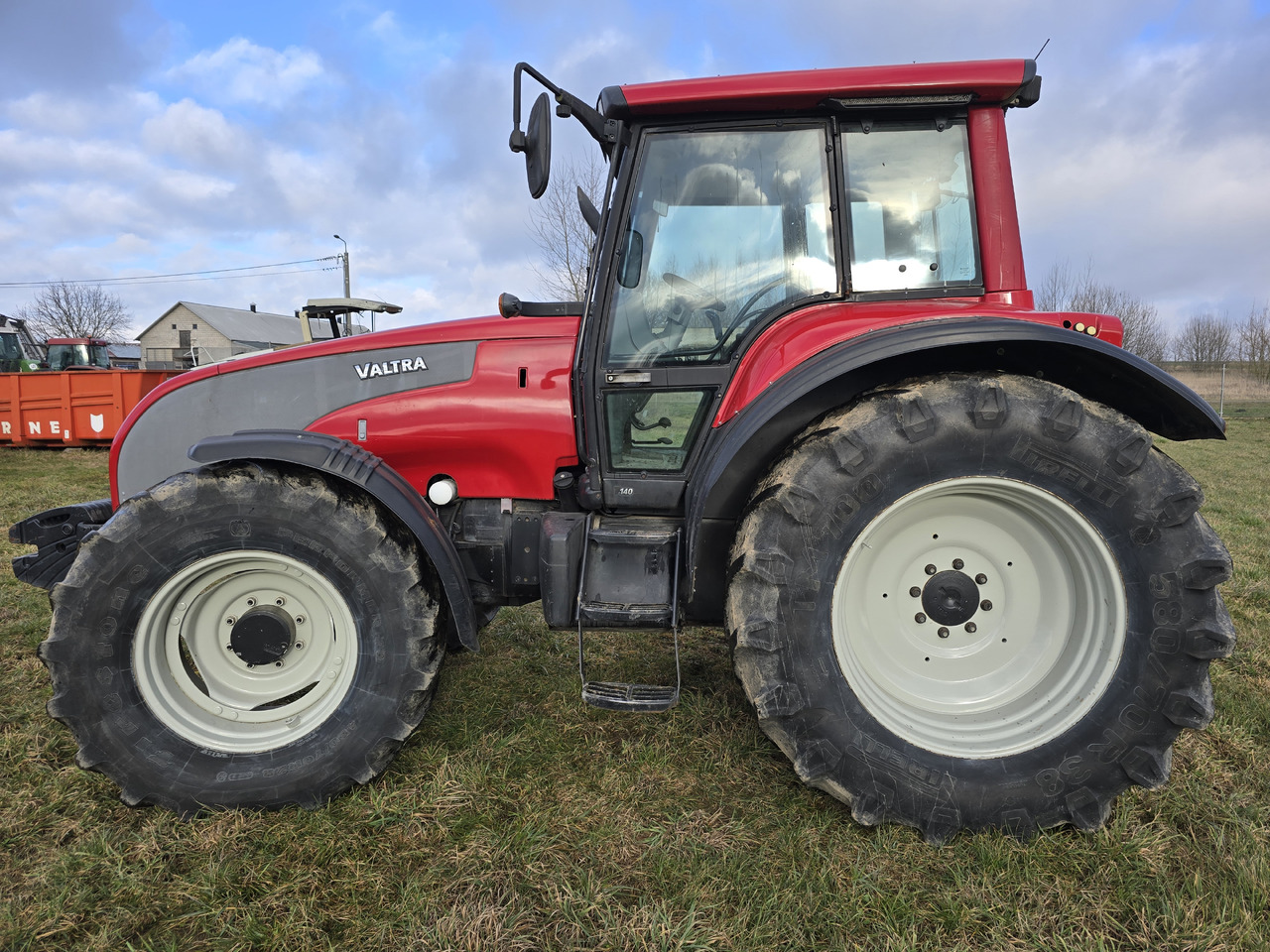 VALTRA T140 - Traktor: obrázok 1 VALTRA T140 - Traktor: obrázok 1