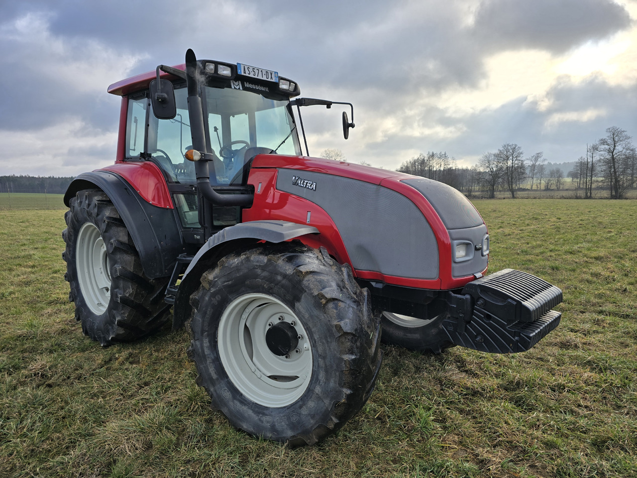 VALTRA T140 - Traktor: obrázok 2 VALTRA T140 - Traktor: obrázok 2
