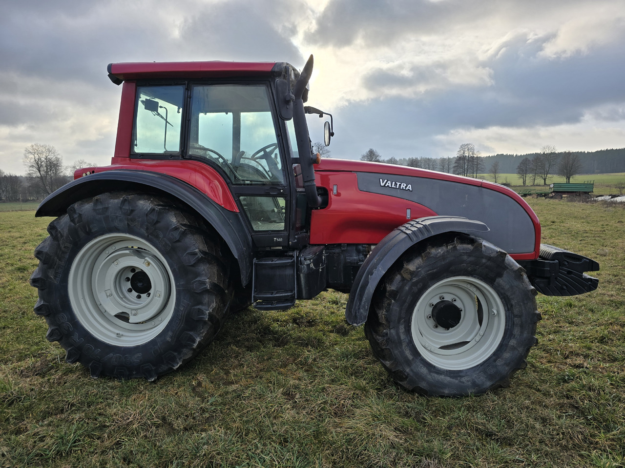VALTRA T140 - Traktor: obrázok 3 VALTRA T140 - Traktor: obrázok 3