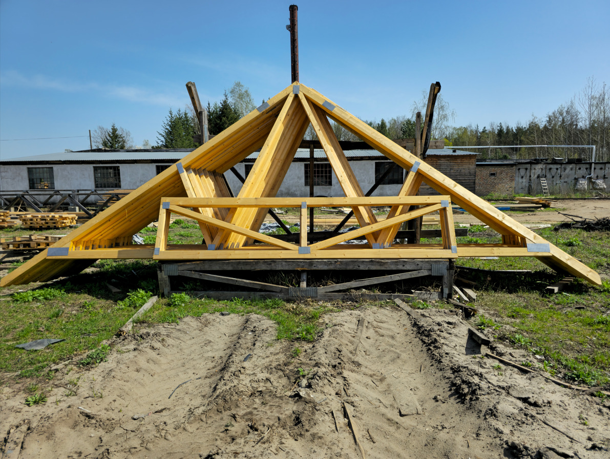 WILSON piła do wiązarów dachowych - Drevoobrábací stroj: obrázok 2 WILSON piła do wiązarów dachowych - Drevoobrábací stroj: obrázok 2