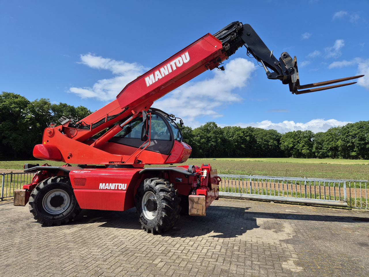 Manitou MRT 2150 plus privilege - Teleskopický nakladač: obrázok 2 Manitou MRT 2150 plus privilege - Teleskopický nakladač: obrázok 2