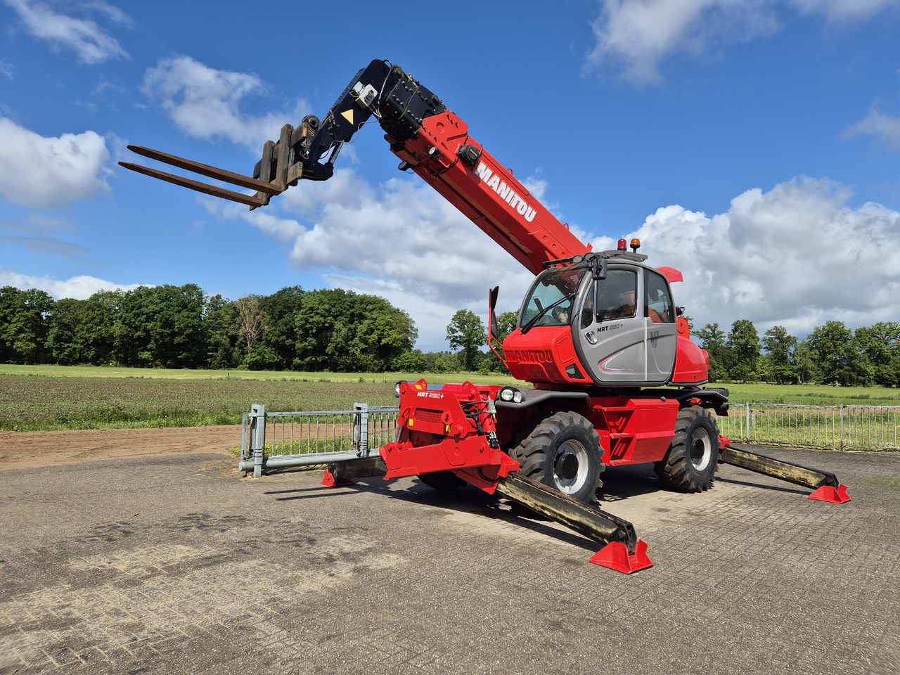 Manitou MRT 2150 plus privilege - Teleskopický nakladač: obrázok 1 Manitou MRT 2150 plus privilege - Teleskopický nakladač: obrázok 1