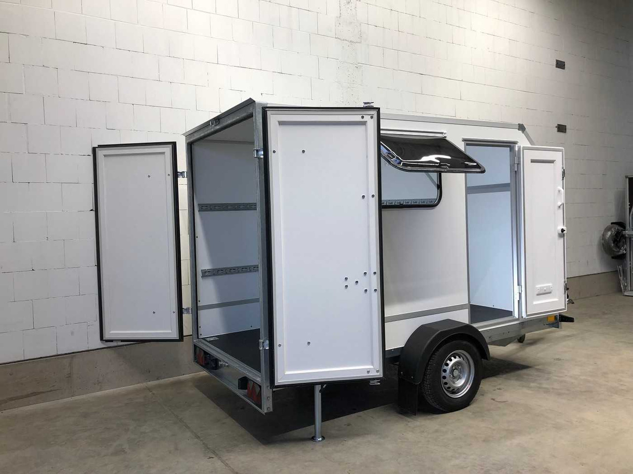 BLYSS F1330HD Seitentür,Fenster,Aero Kofferanhänger - Príves skriňové: obrázok 2 BLYSS F1330HD Seitentür,Fenster,Aero Kofferanhänger - Príves skriňové: obrázok 2
