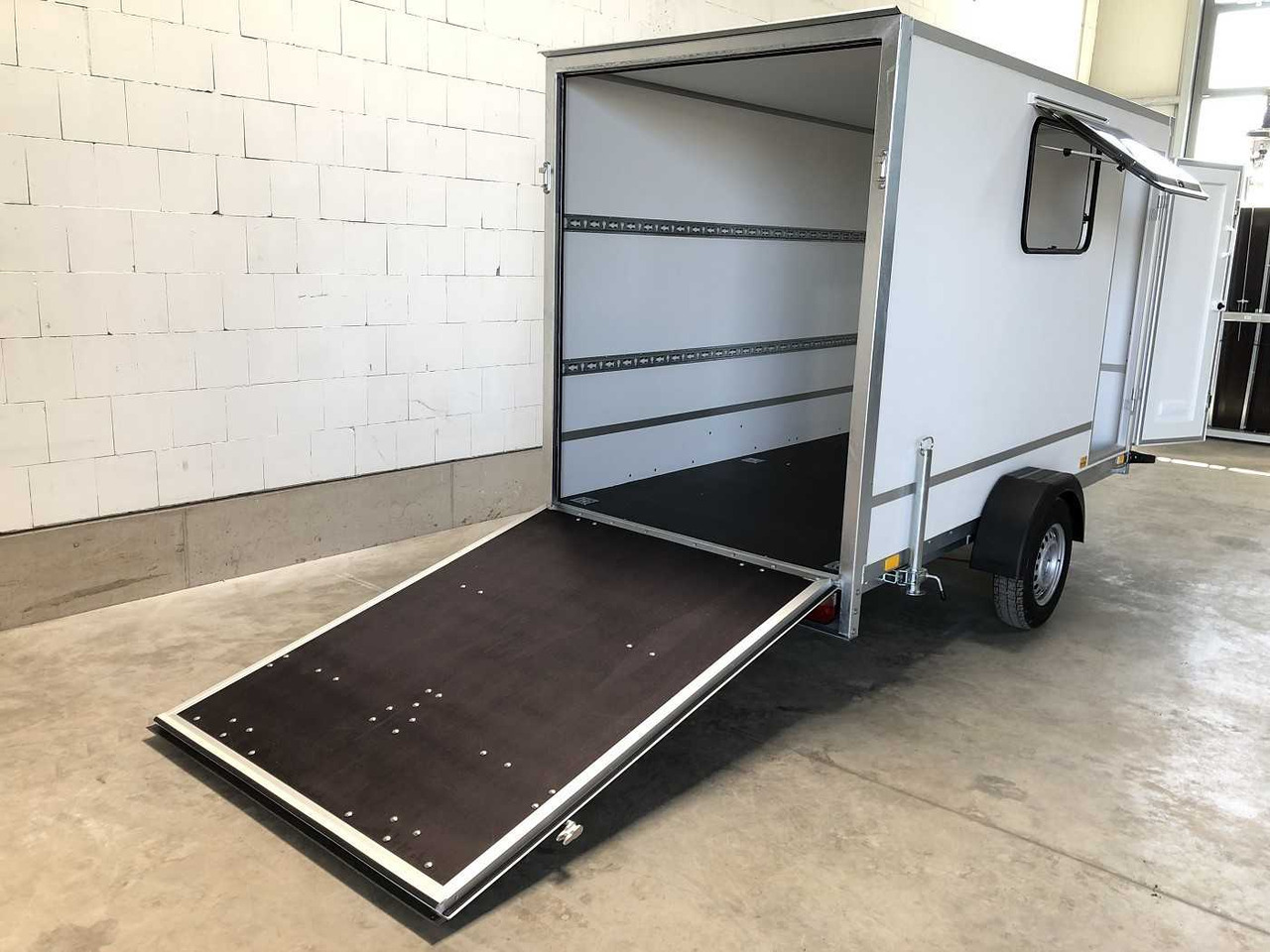 BLYSS F1336HD Rampe Tür Fenster Kofferanhänger - Príves skriňové: obrázok 3 BLYSS F1336HD Rampe Tür Fenster Kofferanhänger - Príves skriňové: obrázok 3