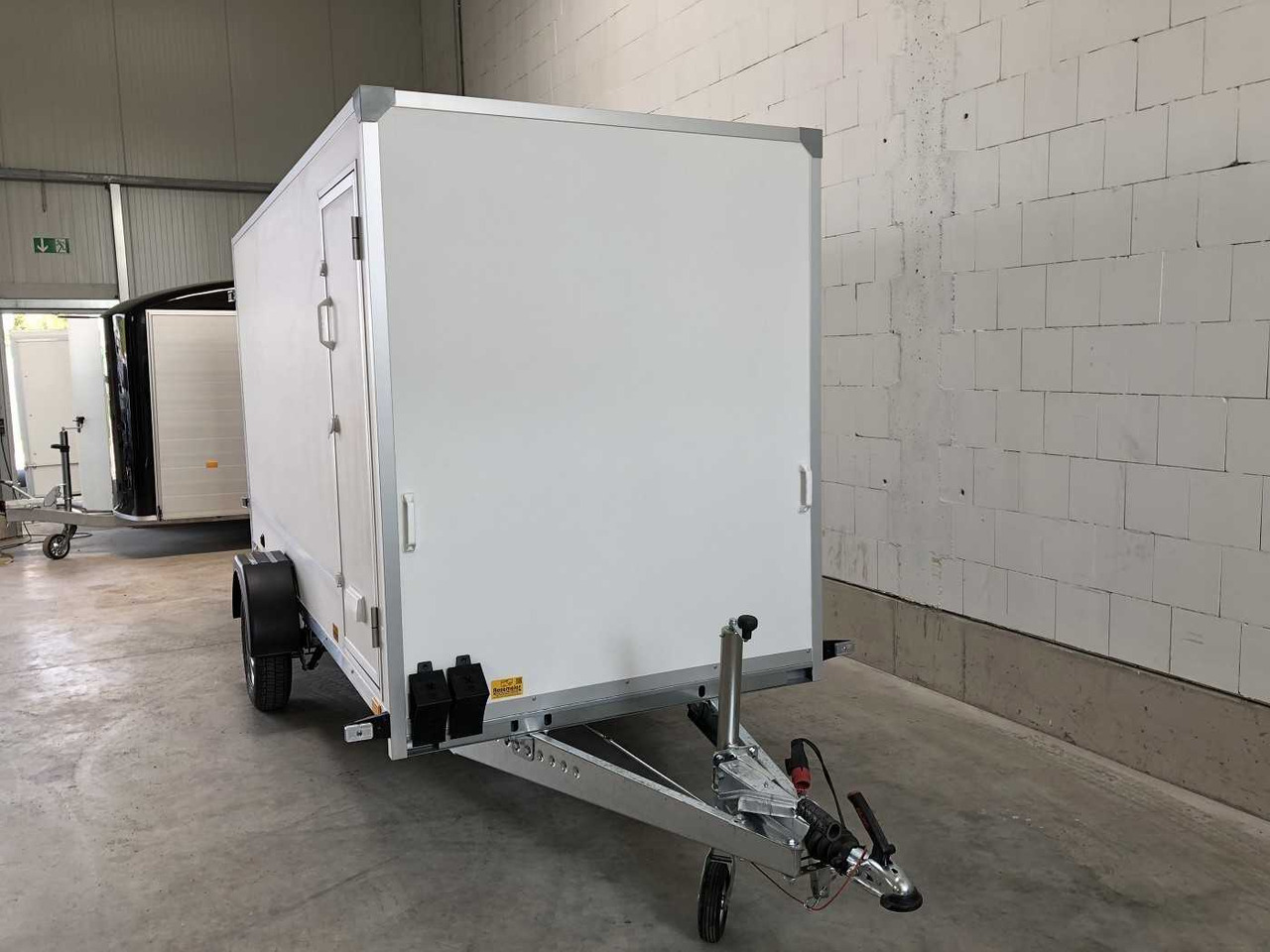 BLYSS F1336HD Seitentür Kofferanhänger - Príves skriňové: obrázok 5 BLYSS F1336HD Seitentür Kofferanhänger - Príves skriňové: obrázok 5