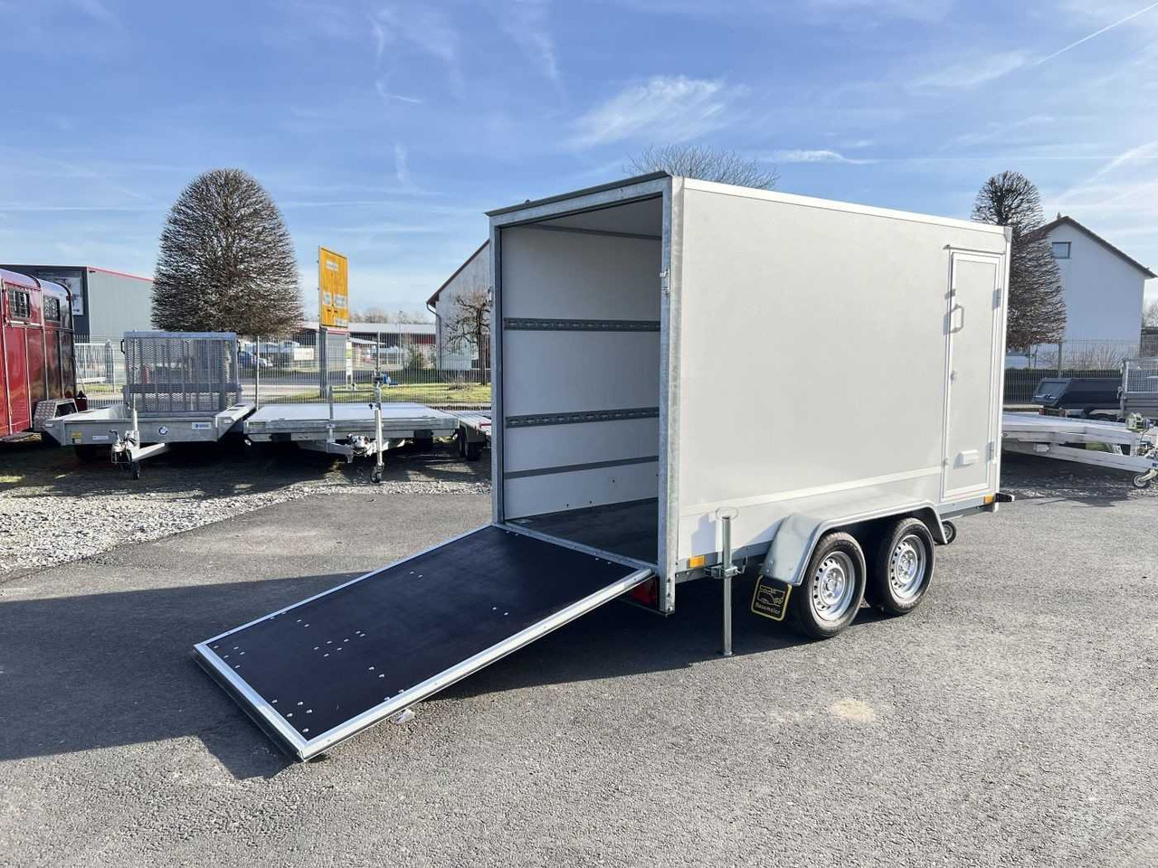 BLYSS F2030HTD Rampe + Seitentür Kofferanhänger - Príves skriňové: obrázok 3 BLYSS F2030HTD Rampe + Seitentür Kofferanhänger - Príves skriňové: obrázok 3