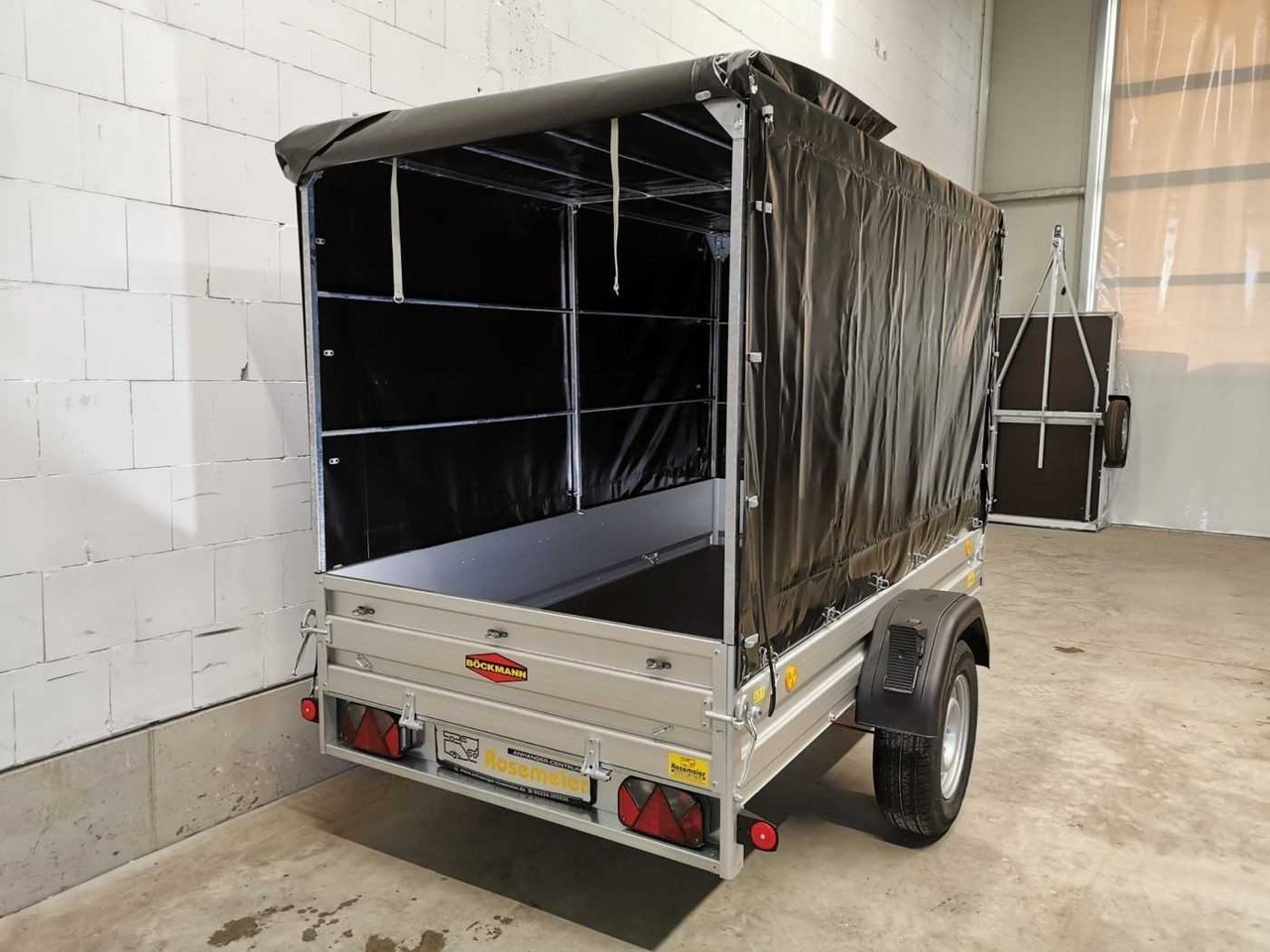 BOECKMANN TL-AL 2513/135 Eco XXL Plane Kastenanhänger gebr - Auto príves: obrázok 4 BOECKMANN TL-AL 2513/135 Eco XXL Plane Kastenanhänger gebr - Auto príves: obrázok 4