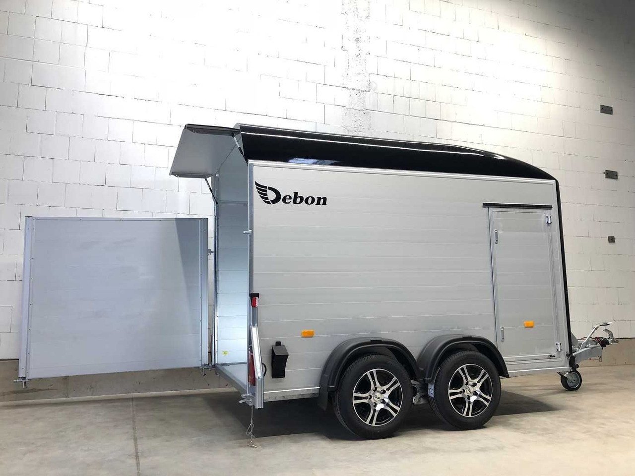CHEVAL LIBERTE DEBON C500 Roadster Alu-Felgen Kofferanhänger - Príves na prepravu motocyklov: obrázok 3 CHEVAL LIBERTE DEBON C500 Roadster Alu-Felgen Kofferanhänger - Príves na prepravu motocyklov: obrázok 3