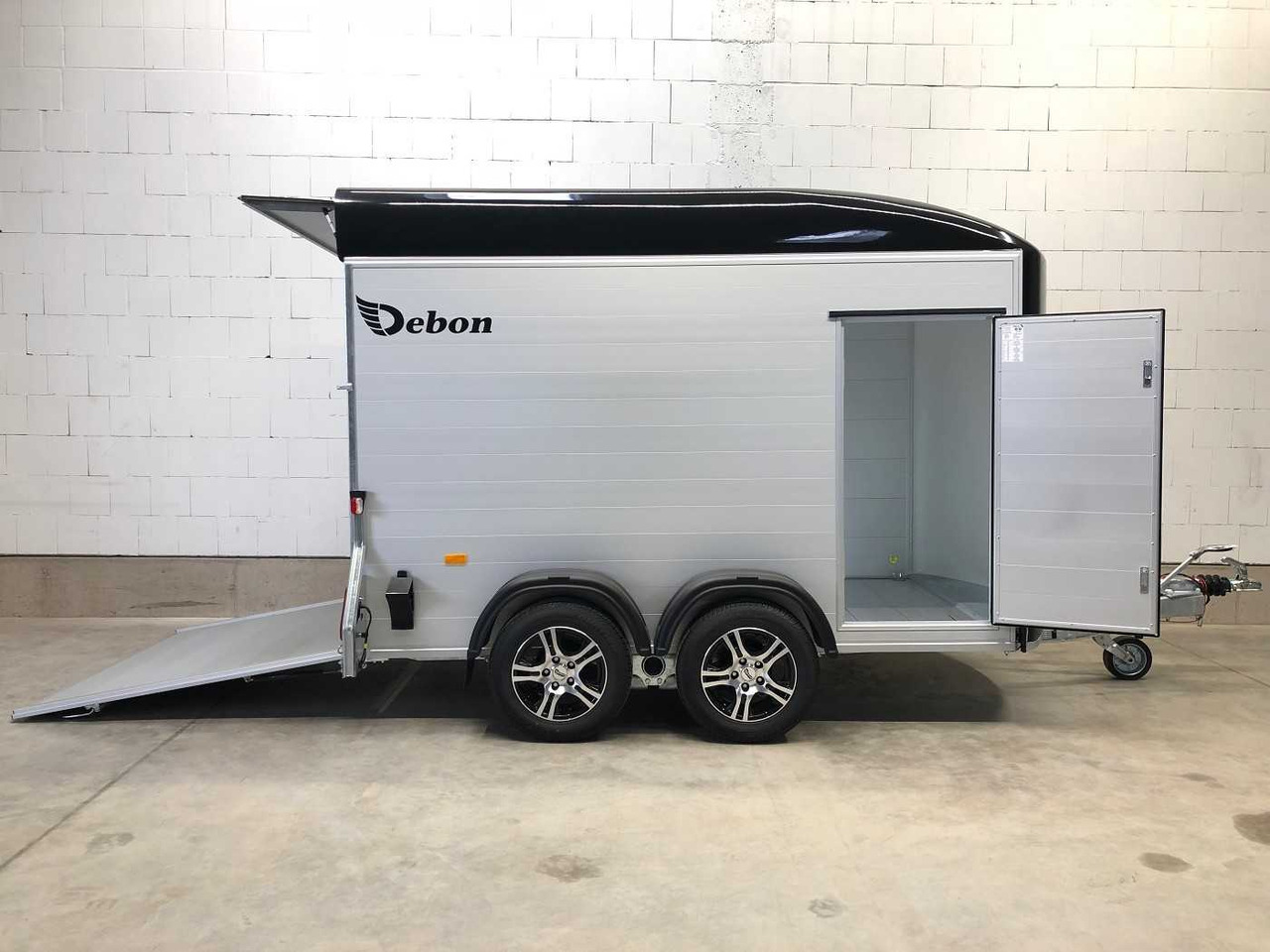 CHEVAL LIBERTE DEBON C500 Roadster Alu-Felgen Kofferanhänger - Príves na prepravu motocyklov: obrázok 1 CHEVAL LIBERTE DEBON C500 Roadster Alu-Felgen Kofferanhänger - Príves na prepravu motocyklov: obrázok 1