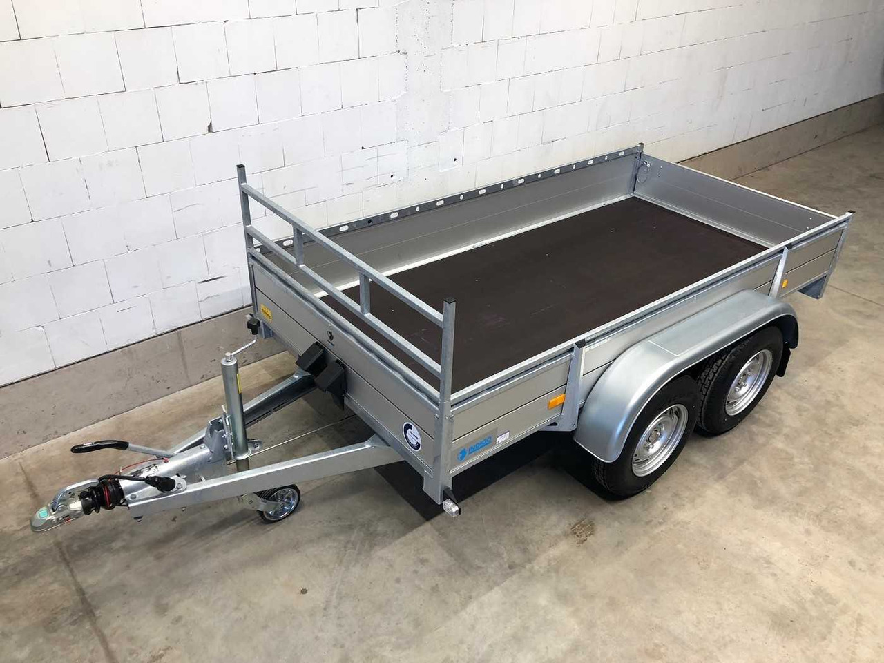 HAPERT Azure L-2 Kastenanhänger gebremst - Auto príves: obrázok 3 HAPERT Azure L-2 Kastenanhänger gebremst - Auto príves: obrázok 3