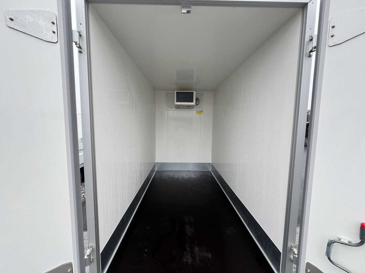 UNSINN UKT 6C 2513-13-14 Kühlanhänger - Príves chladírenské: obrázok 3 UNSINN UKT 6C 2513-13-14 Kühlanhänger - Príves chladírenské: obrázok 3