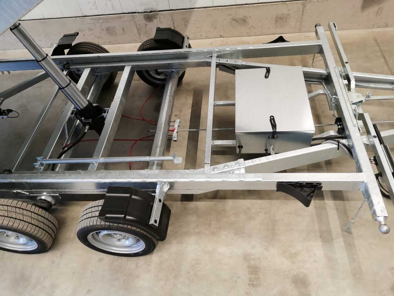 VEZEKO Juki 35.3 Multi Stahl Multidreiseitenkipper - Príves sklápěcí: obrázok 3 VEZEKO Juki 35.3 Multi Stahl Multidreiseitenkipper - Príves sklápěcí: obrázok 3