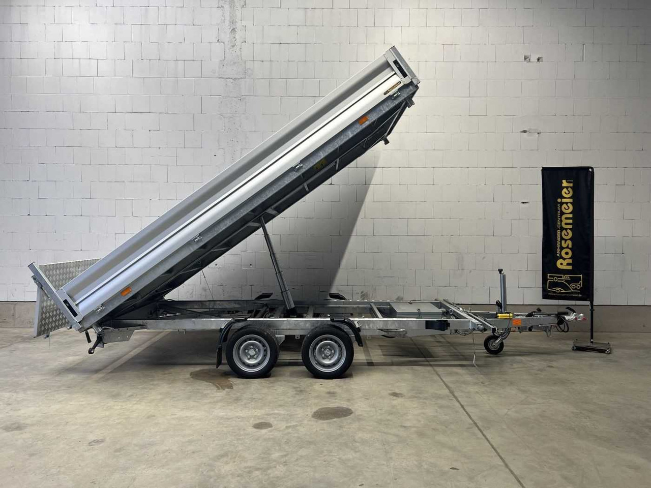 VEZEKO Juki 35.4 Multi Multidreiseitenkipper - Príves sklápěcí: obrázok 4 VEZEKO Juki 35.4 Multi Multidreiseitenkipper - Príves sklápěcí: obrázok 4