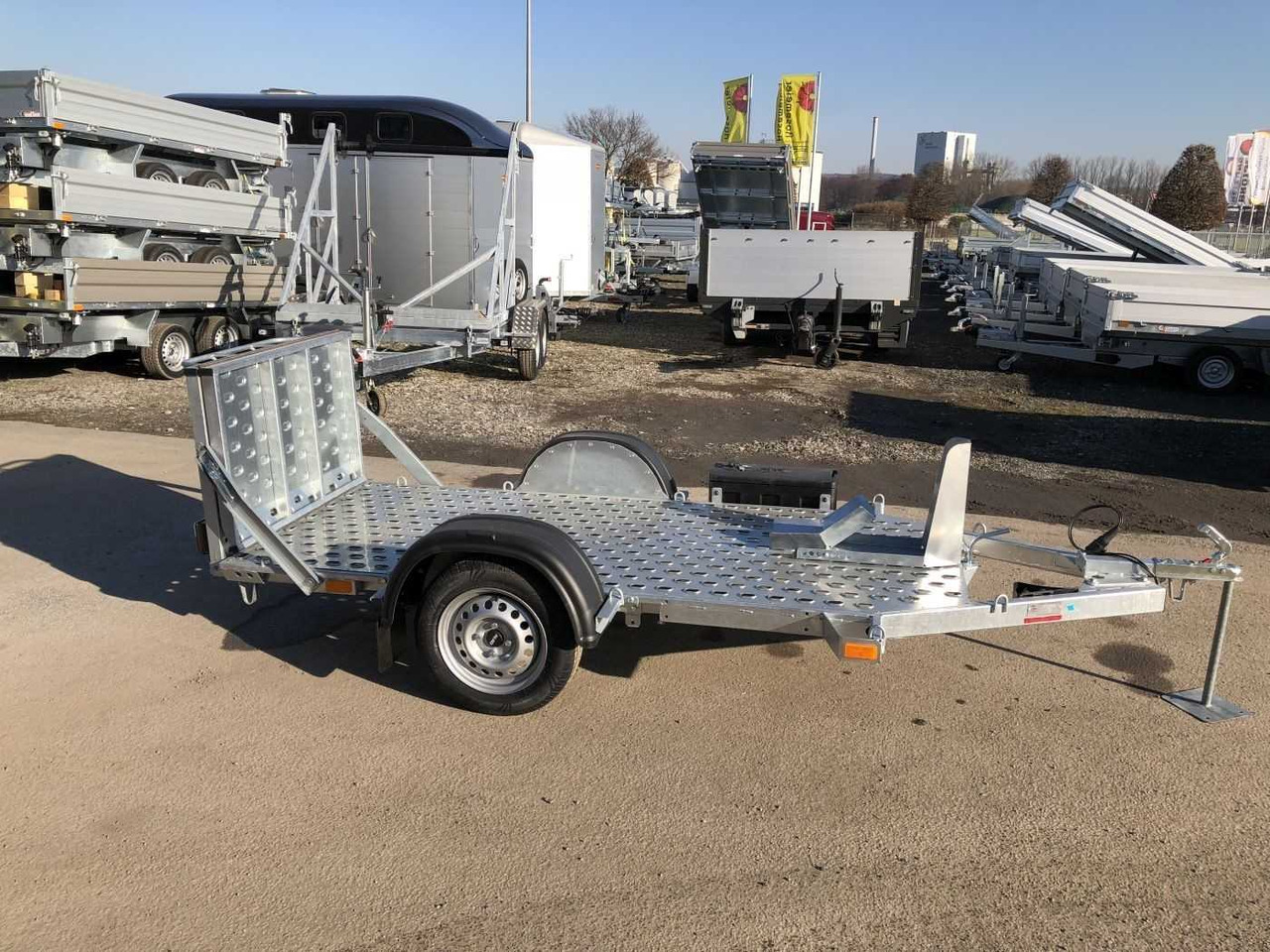 VEZEKO Motovan A + Box Motorradanhänger - Príves na prepravu motocyklov: obrázok 5 VEZEKO Motovan A + Box Motorradanhänger - Príves na prepravu motocyklov: obrázok 5