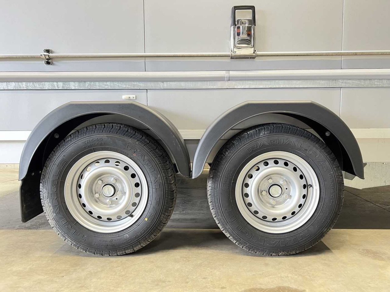 Nový Príves skriňové VEZEKO TK D 27.40 Flügeltüren+Seitenk Kofferanhänger Promotionanhänger: obrázok 22 Nový Príves skriňové VEZEKO TK D 27.40 Flügeltüren+Seitenk Kofferanhänger Promotionanhänger: obrázok 22