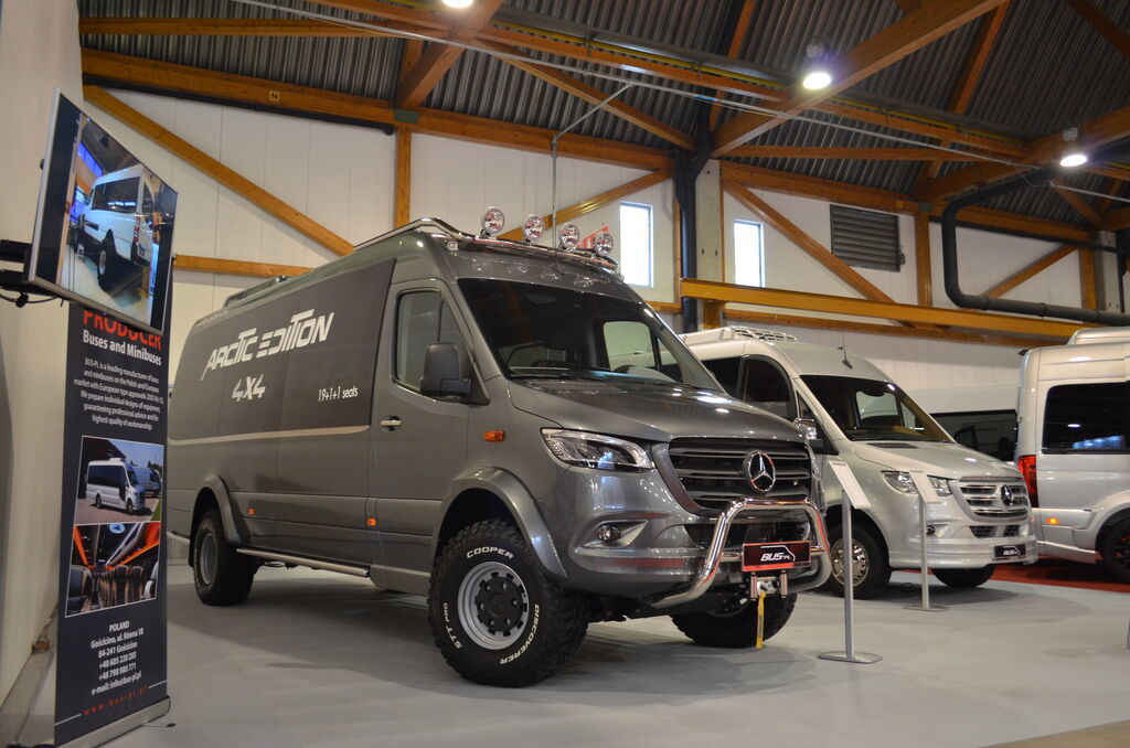 MERCEDES-BENZ Sprinter 519 4x4 high and low drive - Minibus, Mikrobus: obrázok 2 MERCEDES-BENZ Sprinter 519 4x4 high and low drive - Minibus, Mikrobus: obrázok 2