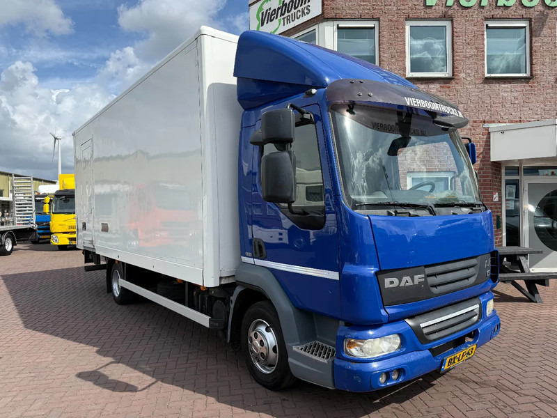 DAF LF 45.160 LF45-160 EEV Koffer mit Ladebordwand 8.300KG - Skříňový nákladní auto: obrázok 1 DAF LF 45.160 LF45-160 EEV Koffer mit Ladebordwand 8.300KG - Skříňový nákladní auto: obrázok 1