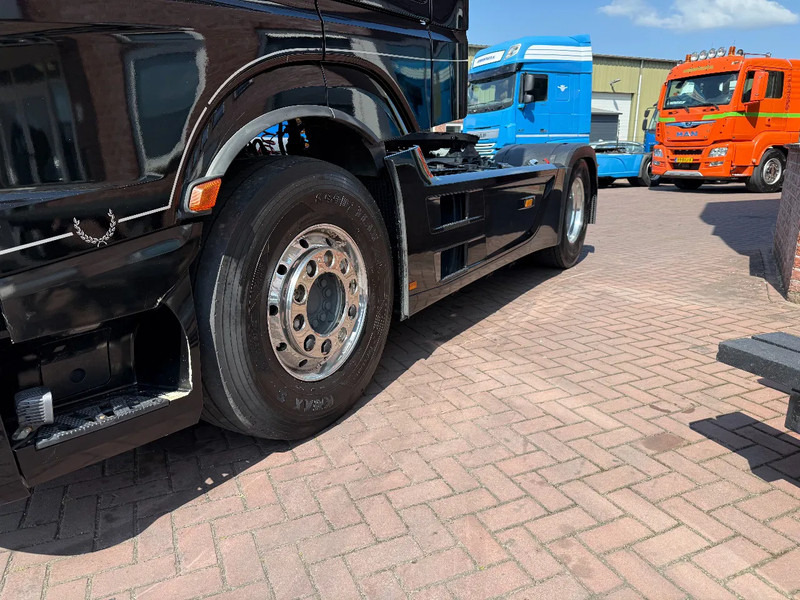 Mercedes-Benz Actros 1853 LS 4X2 "BLACK PEARL" EURO6D / FULL OPTIONS / RETARDER / ALCOA / LEATHER INTERIOR / ETC..... PERFECT CONDTION!!!!! - Ťahač: obrázok 3 Mercedes-Benz Actros 1853 LS 4X2 "BLACK PEARL" EURO6D / FULL OPTIONS / RETARDER / ALCOA / LEATHER INTERIOR / ETC..... PERFECT CONDTION!!!!! - Ťahač: obrázok 3