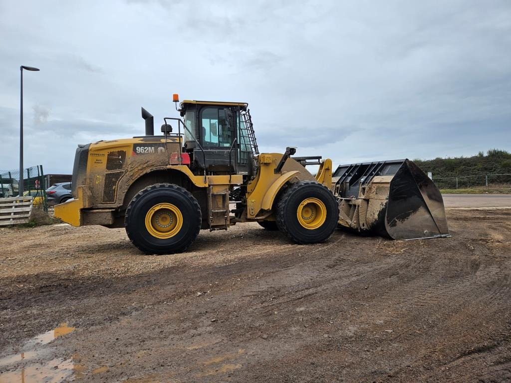 CATERPILLAR - Kolesový nakladač: obrázok 5 CATERPILLAR - Kolesový nakladač: obrázok 5