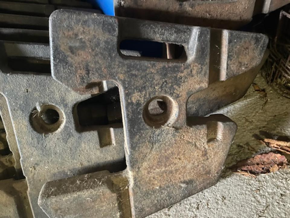 Frontgewichte (14 Stück) für Fiat Traktor - Protizávažie: obrázok 1 Frontgewichte (14 Stück) für Fiat Traktor - Protizávažie: obrázok 1