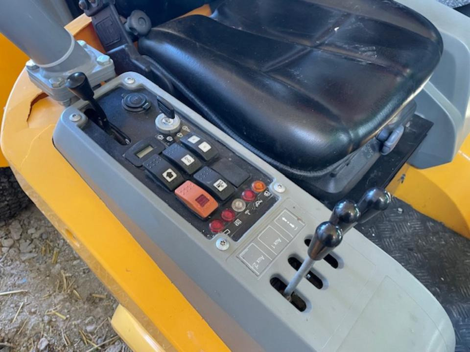 Stiga Titan 26H Diesel-Aufsitzrasenmäher mit Frontmähwerk - Záhradná kosačka: obrázok 5 Stiga Titan 26H Diesel-Aufsitzrasenmäher mit Frontmähwerk - Záhradná kosačka: obrázok 5