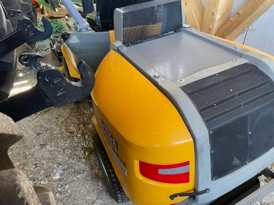 Stiga Titan 26H Diesel-Aufsitzrasenmäher mit Frontmähwerk - Záhradná kosačka: obrázok 3 Stiga Titan 26H Diesel-Aufsitzrasenmäher mit Frontmähwerk - Záhradná kosačka: obrázok 3