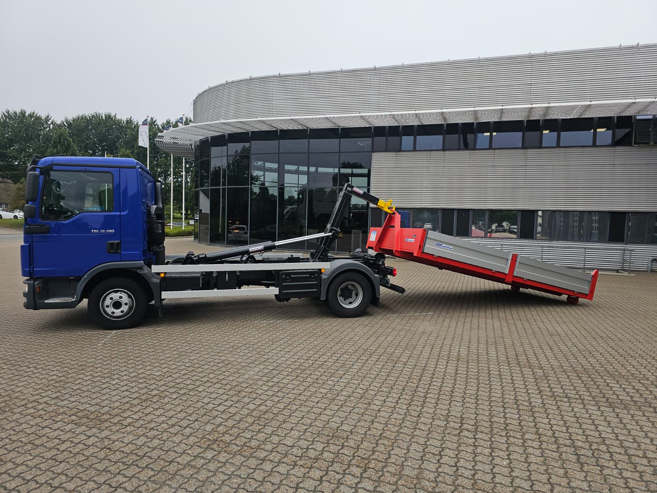 MAN TGL 12.190 BL - Hákový nosič kontajnerov: obrázok 2 MAN TGL 12.190 BL - Hákový nosič kontajnerov: obrázok 2