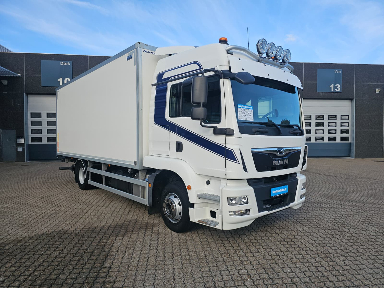 MAN TGM 15.290 - Skříňový nákladní auto: obrázok 2 MAN TGM 15.290 - Skříňový nákladní auto: obrázok 2