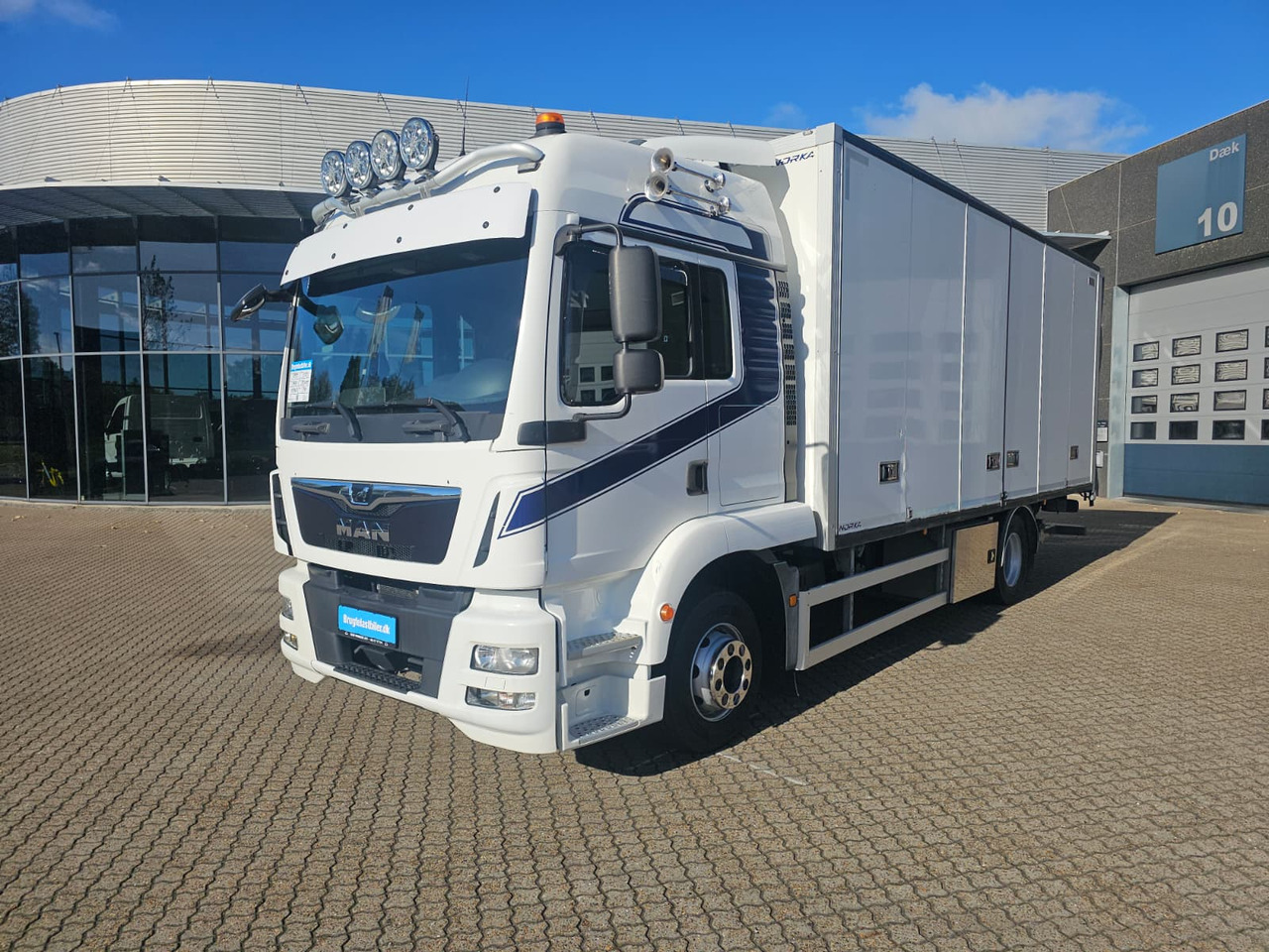 MAN TGM 15.290 - Skříňový nákladní auto: obrázok 1 MAN TGM 15.290 - Skříňový nákladní auto: obrázok 1