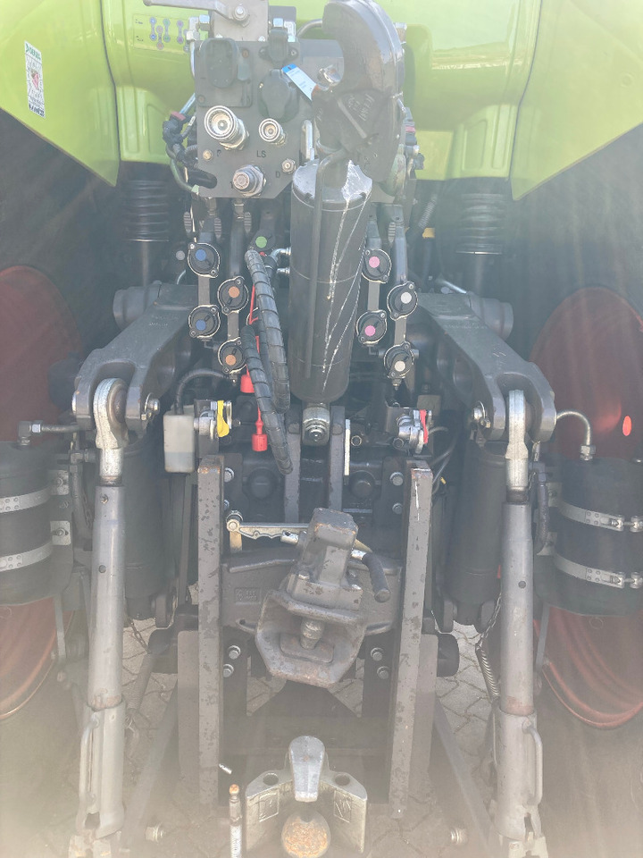CLAAS Axion 830 CMATIC - Traktor: obrázok 4 CLAAS Axion 830 CMATIC - Traktor: obrázok 4