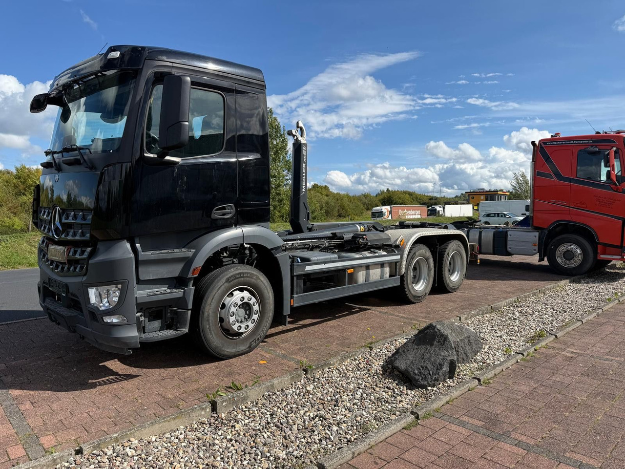 Mercedes-Benz Arocs 5 2648 Meiller Hakenlift 21-60 neuwertig - Hákový nosič kontajnerov: obrázok 2 Mercedes-Benz Arocs 5 2648 Meiller Hakenlift 21-60 neuwertig - Hákový nosič kontajnerov: obrázok 2