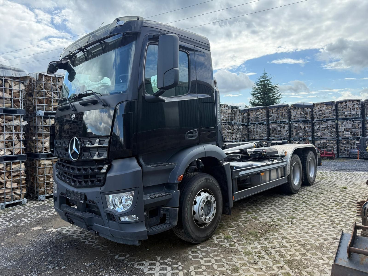 Mercedes-Benz Arocs 5 2648 Meiller Hakenlift 21-60 neuwertig - Hákový nosič kontajnerov: obrázok 1 Mercedes-Benz Arocs 5 2648 Meiller Hakenlift 21-60 neuwertig - Hákový nosič kontajnerov: obrázok 1