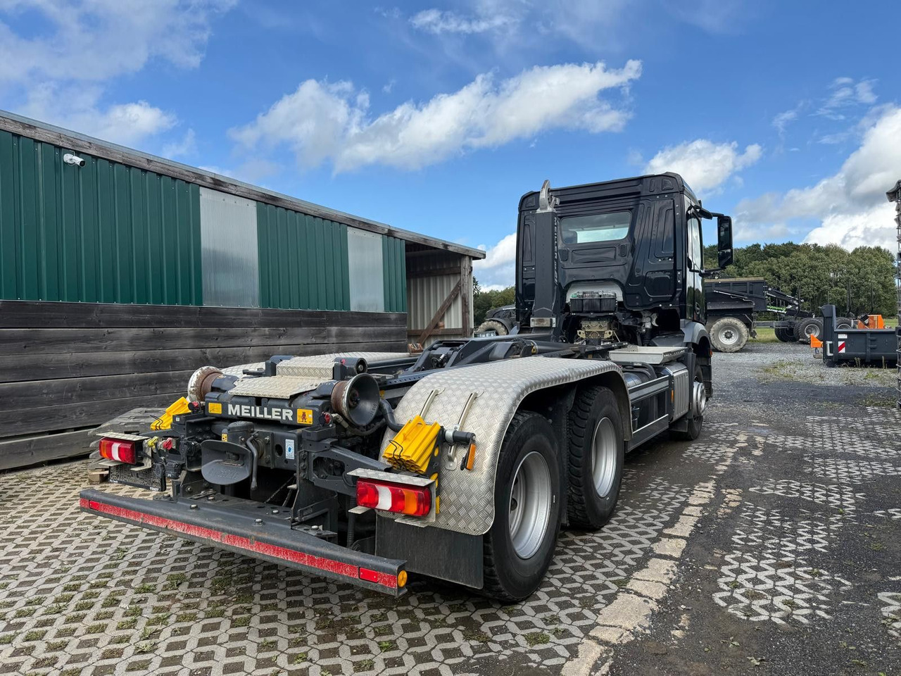 Mercedes-Benz Arocs 5 2648 Meiller Hakenlift 21-60 neuwertig - Hákový nosič kontajnerov: obrázok 3 Mercedes-Benz Arocs 5 2648 Meiller Hakenlift 21-60 neuwertig - Hákový nosič kontajnerov: obrázok 3