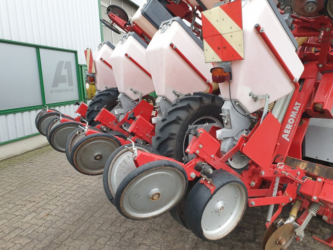 Becker AEROMAT MAXI-LINE - Univerzálny sejací stroj: obrázok 2 Becker AEROMAT MAXI-LINE - Univerzálny sejací stroj: obrázok 2
