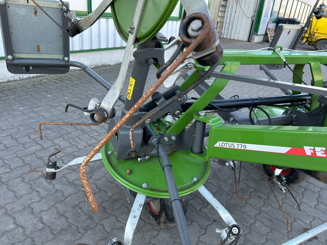 Fendt Lotus 770 - Obracač sena: obrázok 2 Fendt Lotus 770 - Obracač sena: obrázok 2