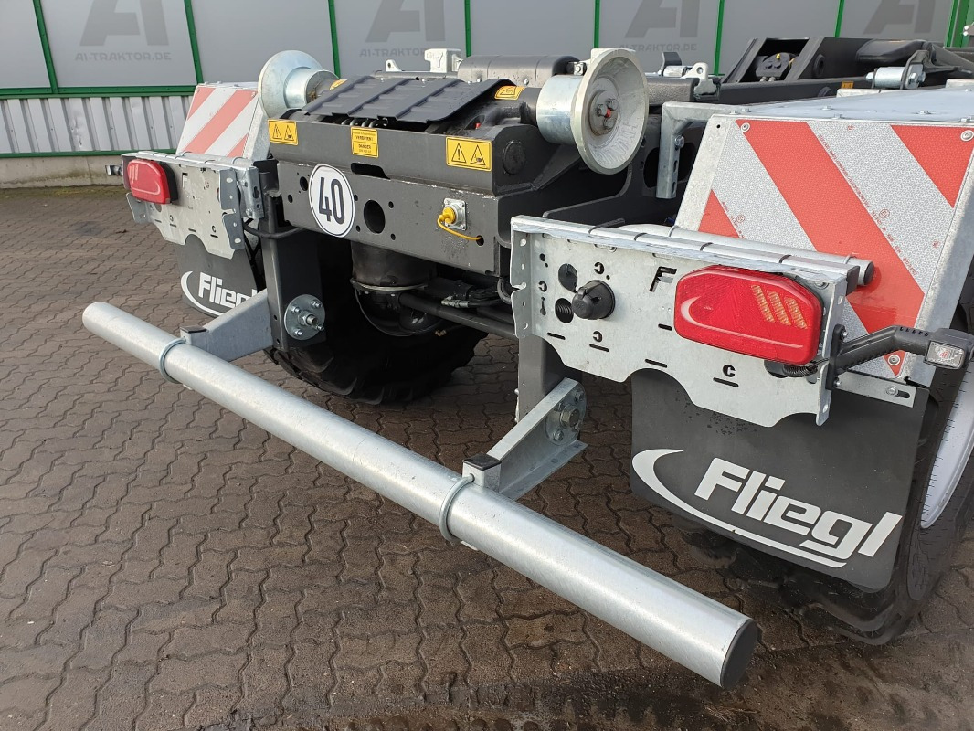 Nový Nástroj/ Vybavenie Fliegl HKL 22: obrázok 6 Nový Nástroj/ Vybavenie Fliegl HKL 22: obrázok 6