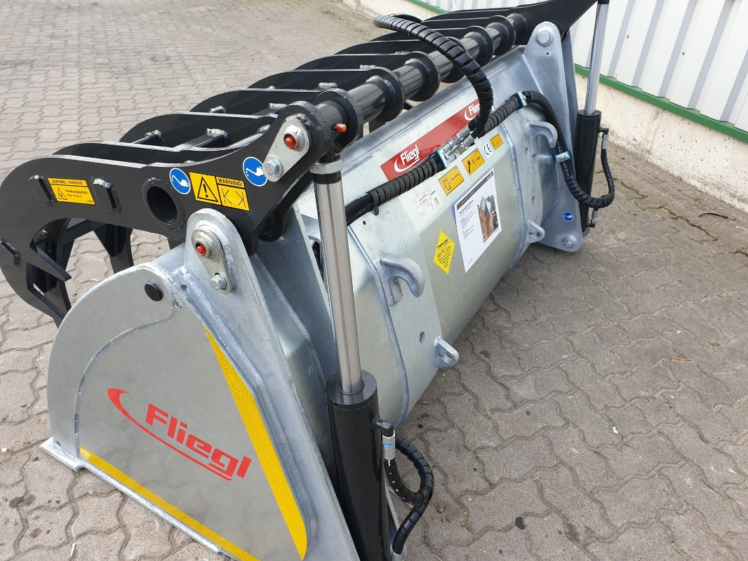 Fliegl SILOGREIFSCHAUFEL - Predný nakladač na traktor: obrázok 2 Fliegl SILOGREIFSCHAUFEL - Predný nakladač na traktor: obrázok 2