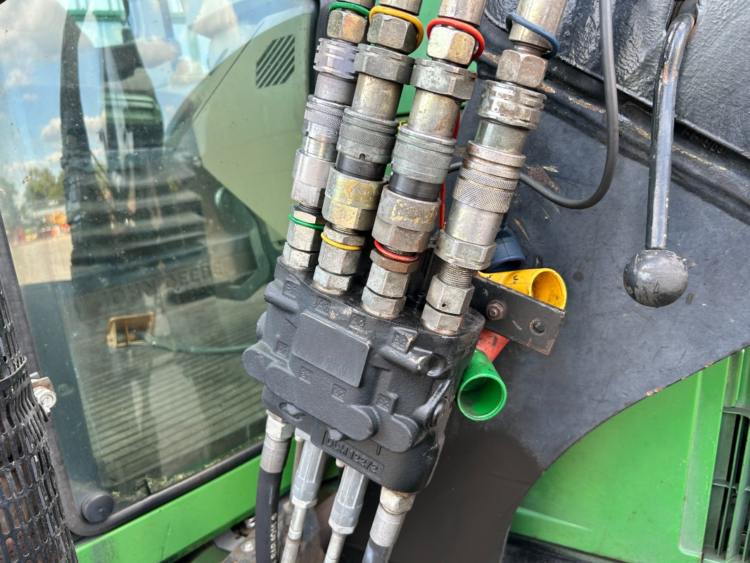 John Deere 6110 - Traktor: obrázok 2 John Deere 6110 - Traktor: obrázok 2
