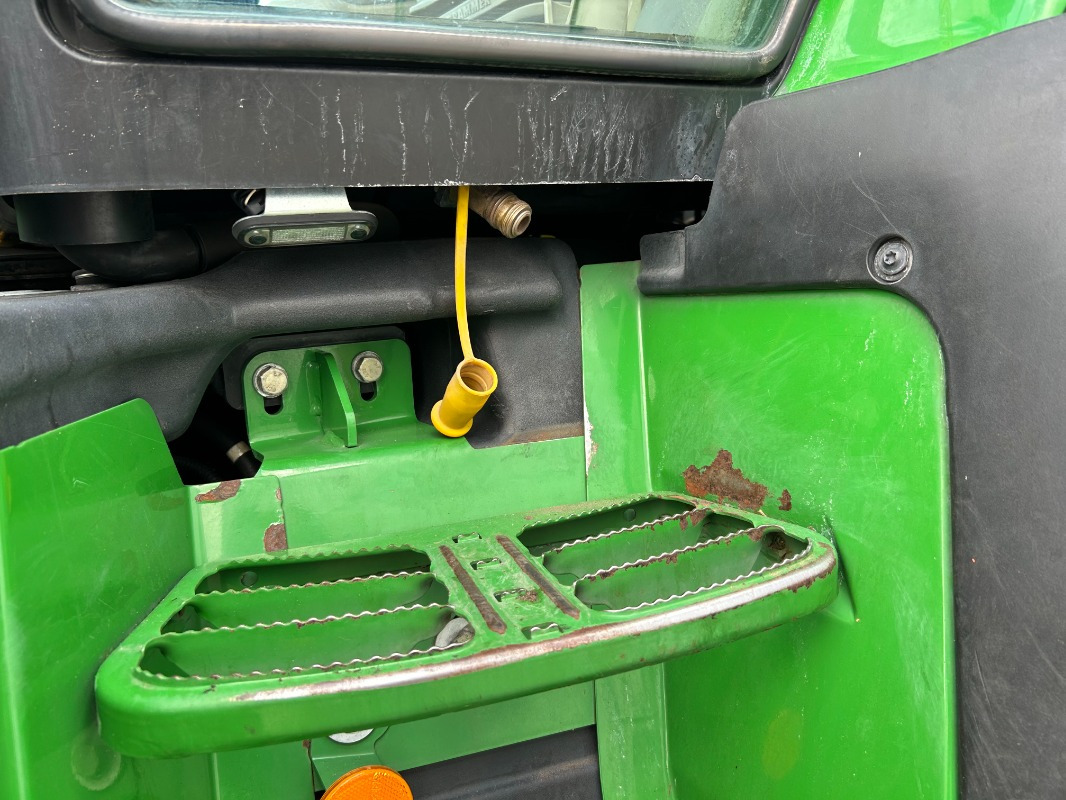 John Deere 6155R - Traktor: obrázok 2 John Deere 6155R - Traktor: obrázok 2
