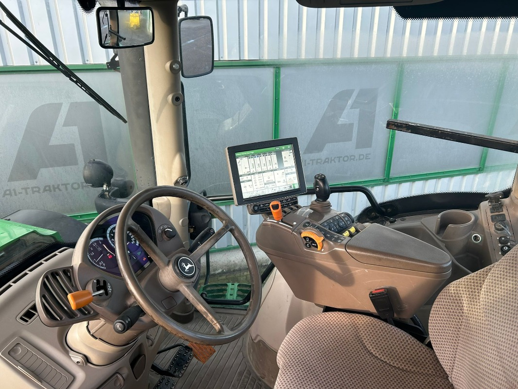 John Deere 6215R - Traktor: obrázok 4 John Deere 6215R - Traktor: obrázok 4